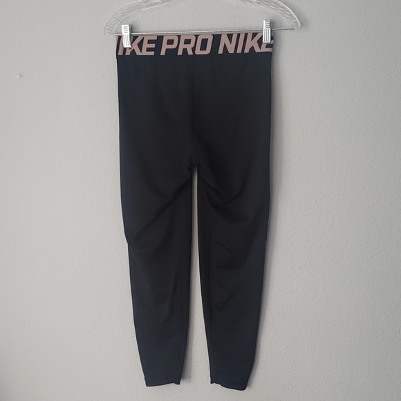 Nike Dri fit Capris - Picture 2 of 2